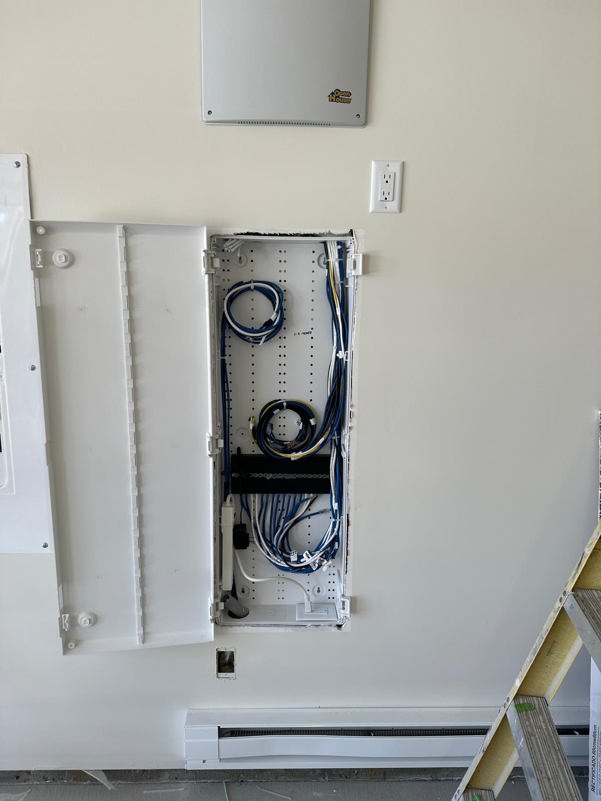 Low voltage distribution panel